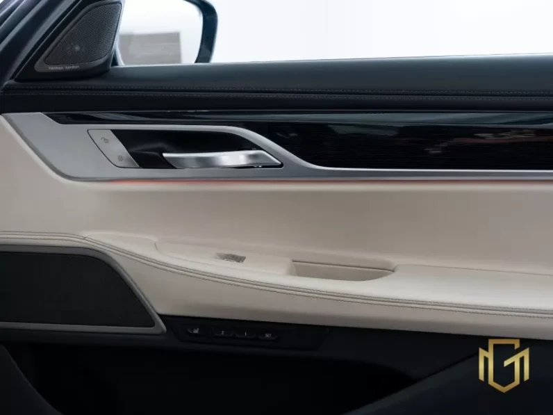 
								BMW 745Le HÍBRIDO 2021 full									