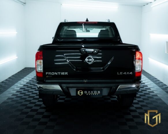 Nissan FRONTIER completo