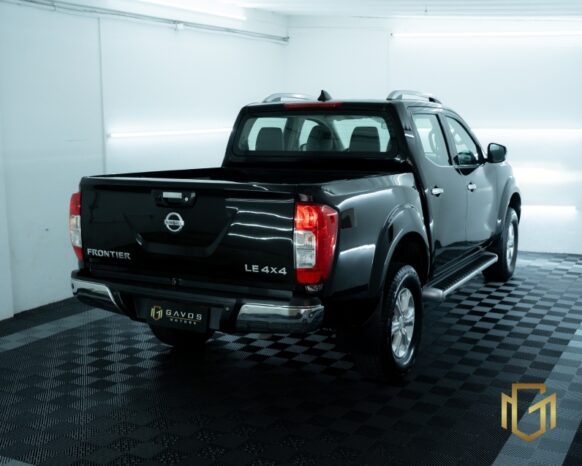 Nissan FRONTIER completo