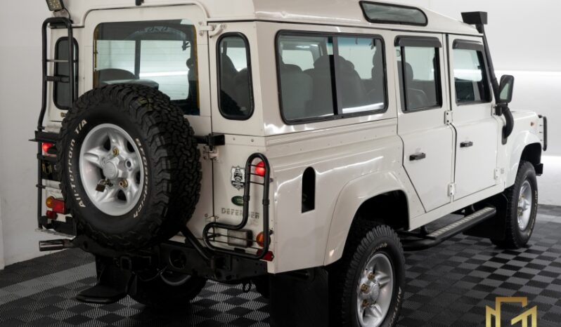 Land Rover DEFENDER completo