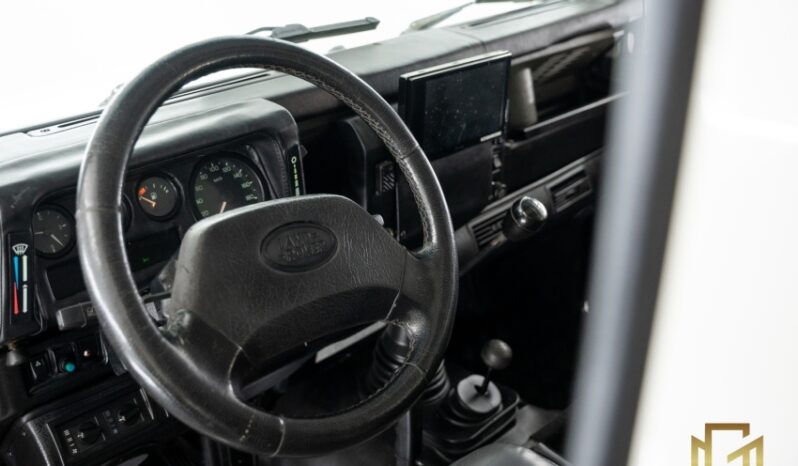 Land Rover DEFENDER completo