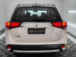 
										MITSUBISHI OUTLANDER 2.2 4X4 16V DIESEL 2016 full									