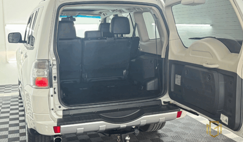 
								MITSUBISHI MMC PAJERO HPE 3.2 TB DIESEL 4X4 AT 2016 full									