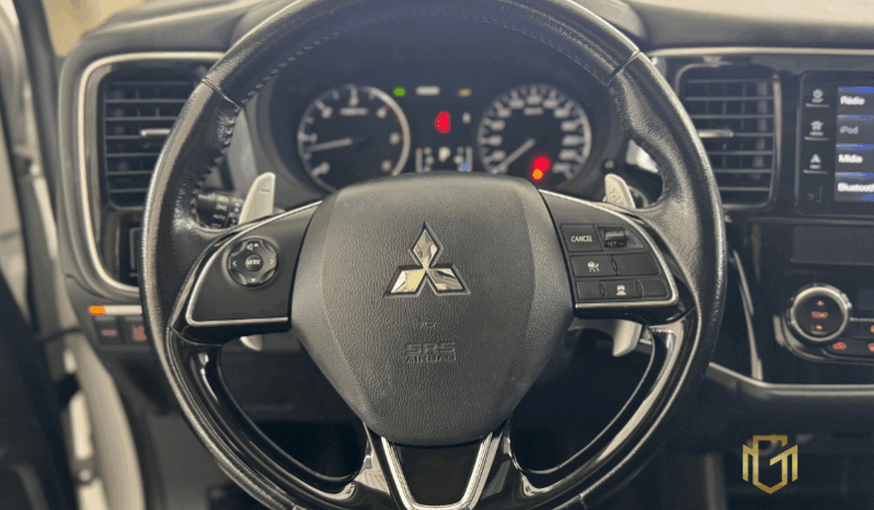 
								MITSUBISHI OUTLANDER 2.2 4X4 16V DIESEL 2016 full									