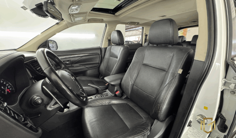 
								MITSUBISHI OUTLANDER 2.2 4X4 16V DIESEL 2016 full									