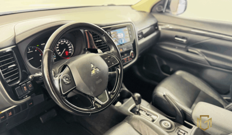 
								MITSUBISHI OUTLANDER 2.2 4X4 16V DIESEL 2016 full									