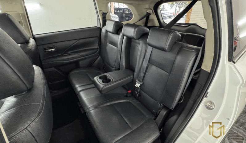 
								MITSUBISHI OUTLANDER 2.2 4X4 16V DIESEL 2016 full									