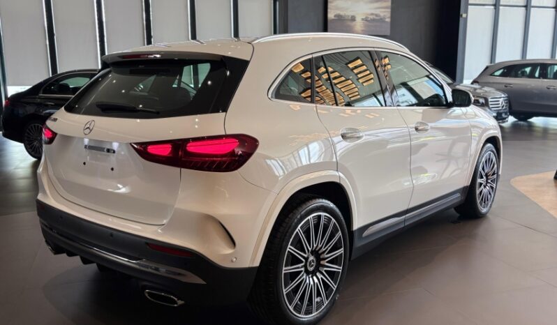 
								Mercedes Benz GLA200 AMG LINE 1.3 TURBO 2024 full									